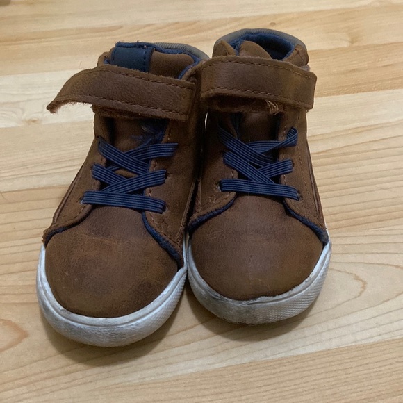 Size 5 baby boys shoes - Picture 1 of 4